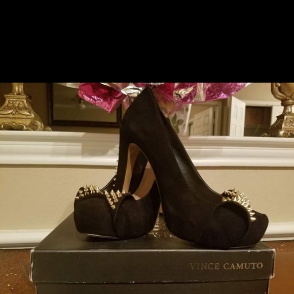 Women's Heels - Picture 2 of 5